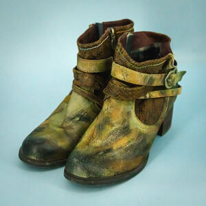 L'Artiste 39 Size 8.5 Shazzam Green Leather Zip Buckle Staked Heel Ankle Boots